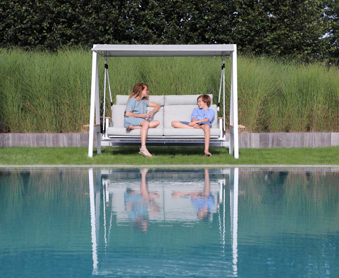 Hotel Guide: Commercial Outdoor Furniture Manufacturer